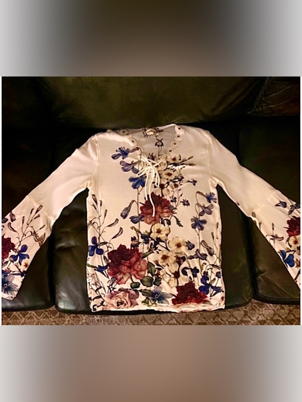 Vintage Floral Print Women's Bell Sleeve Knit Top